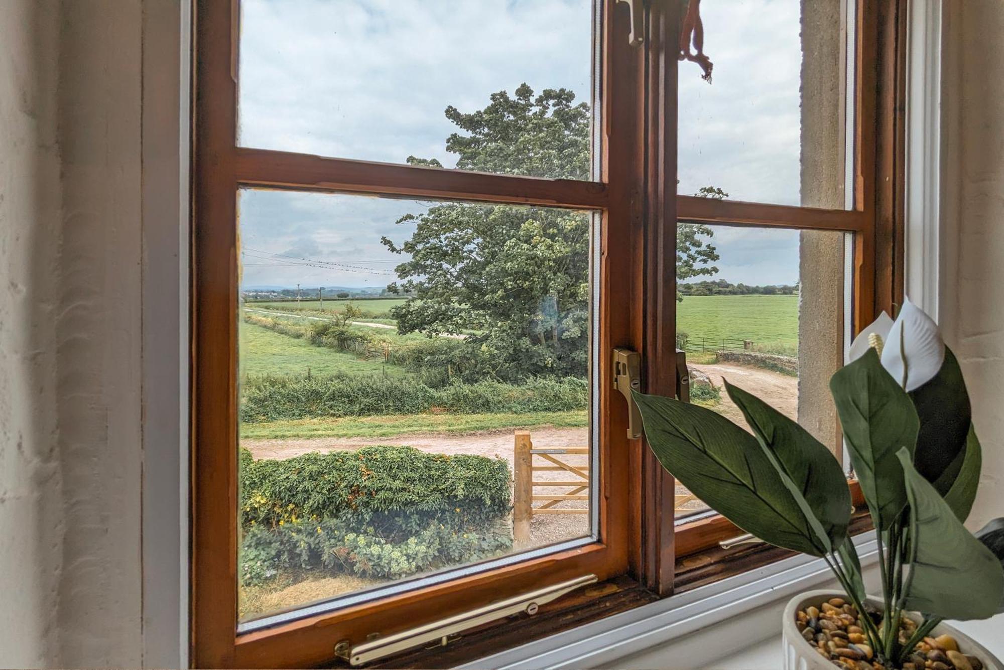The Gilpin Farmhouse, Lake District Getaway Levens Esterno foto