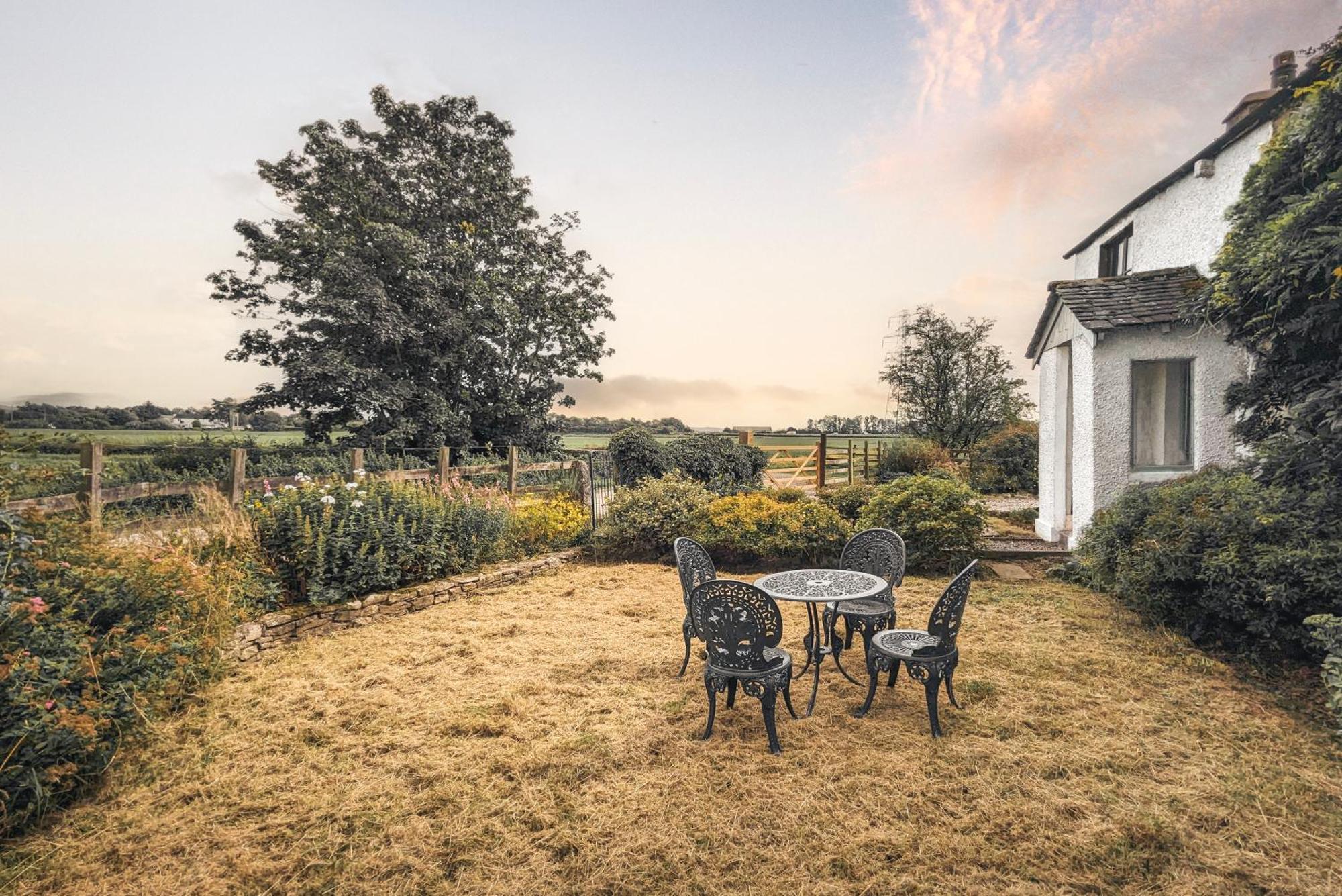 The Gilpin Farmhouse, Lake District Getaway Levens Esterno foto